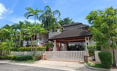 À louer 4 chambres villa à Mueang Phuket, Phuket