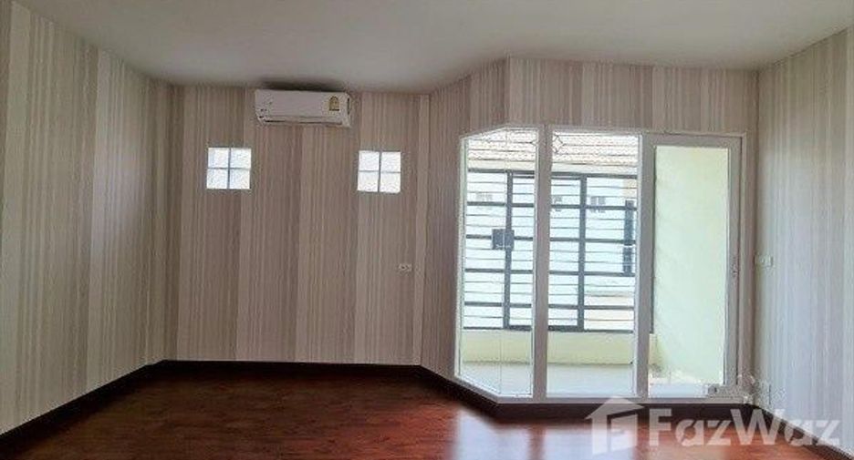 Продажа 3 спальни таунхаус в Пращет, Бангкок
