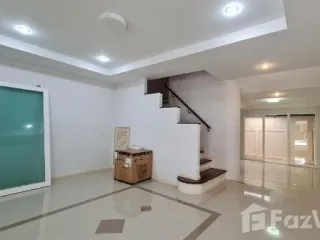 Продажа 3 спальни таунхаус в Пращет, Бангкок