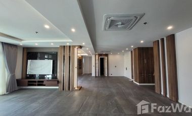 À vendre et à louer 3 chambres condo à Watthana, Bangkok