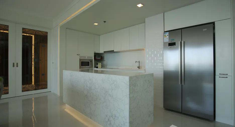 À vendre 3 chambres condo à Yan Nawa, Bangkok