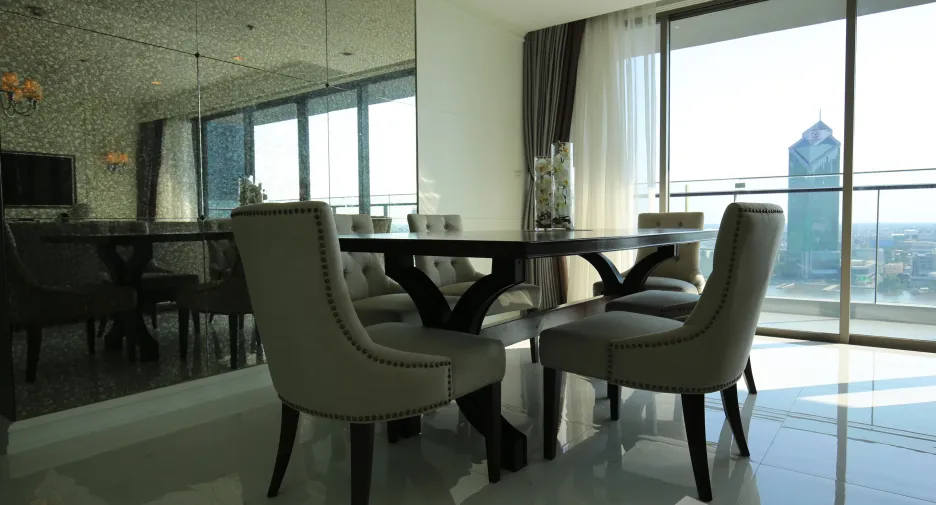 À vendre 3 chambres condo à Yan Nawa, Bangkok