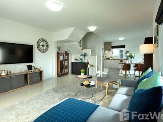 For sale 4 bedrooms townhouse in Mueang Chachoengsao, Chachoengsao