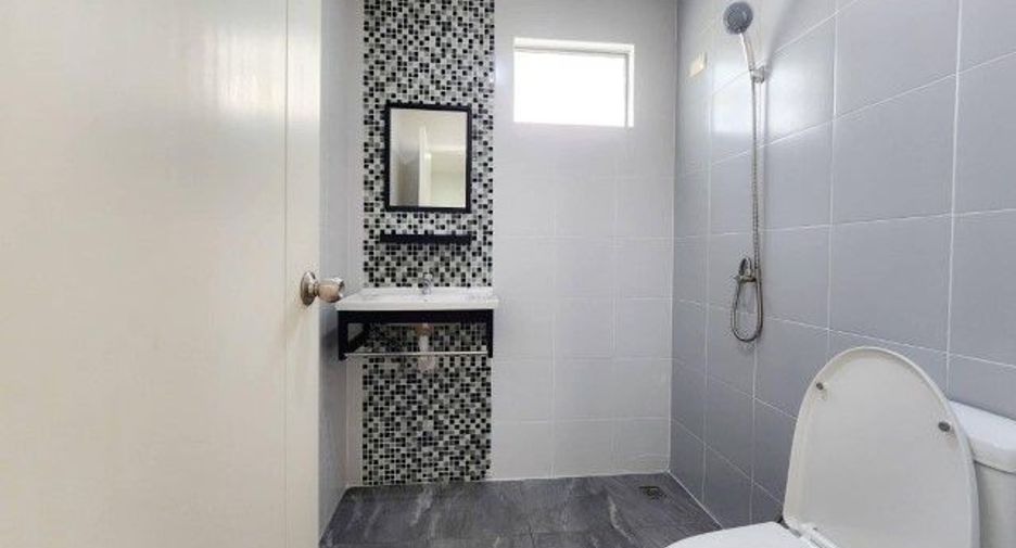 Reihenhaus zum Kauf mit 3 Zimmer in Bang Khae, Bangkok