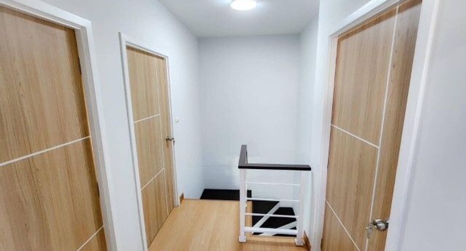 For sale 3 bedrooms townhouse in Bang Khae, Bangkok