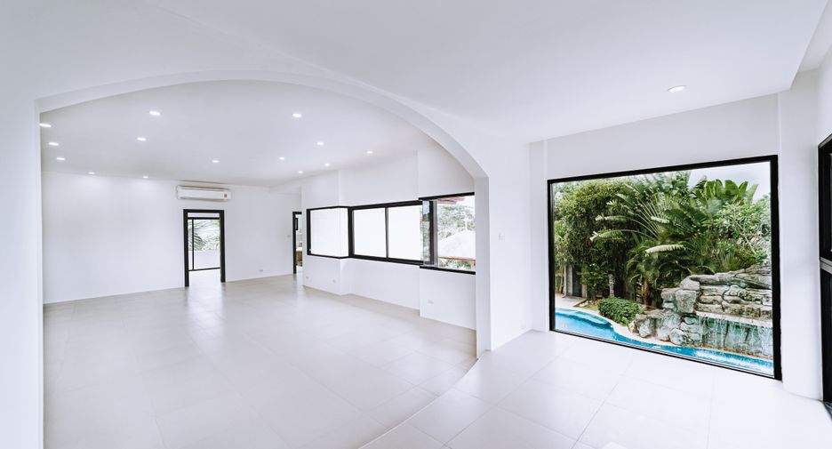 For sale 4 bedrooms villa in Bang Lamung, Chonburi