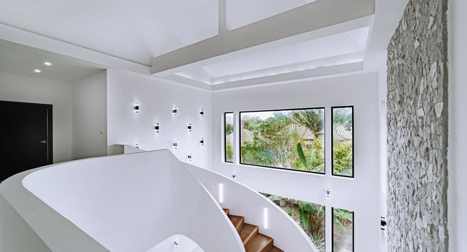 For sale 4 bedrooms villa in Huay Yai, Pattaya