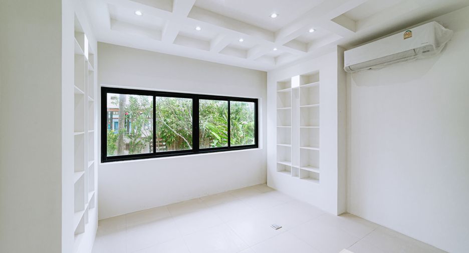 For sale 4 bedrooms villa in Bang Lamung, Chonburi