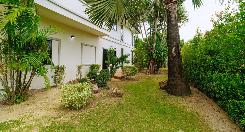 For sale 4 bedrooms villa in Bang Lamung, Chonburi