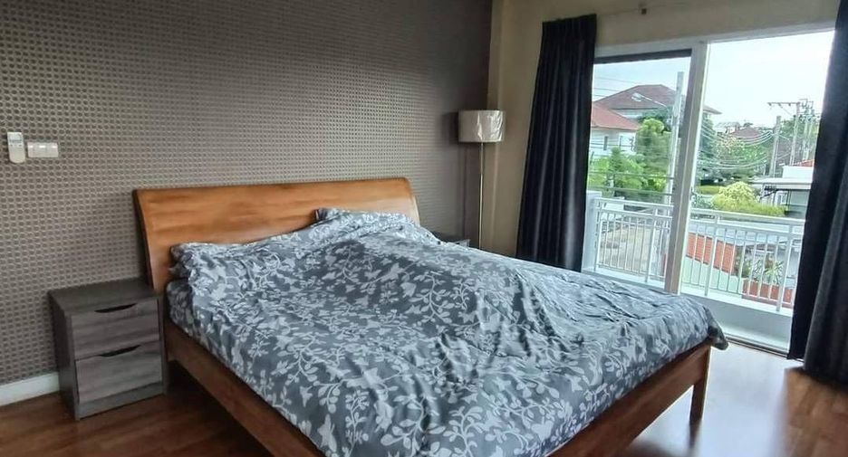 For sale 3 bedrooms house in Khan Na Yao, Bangkok