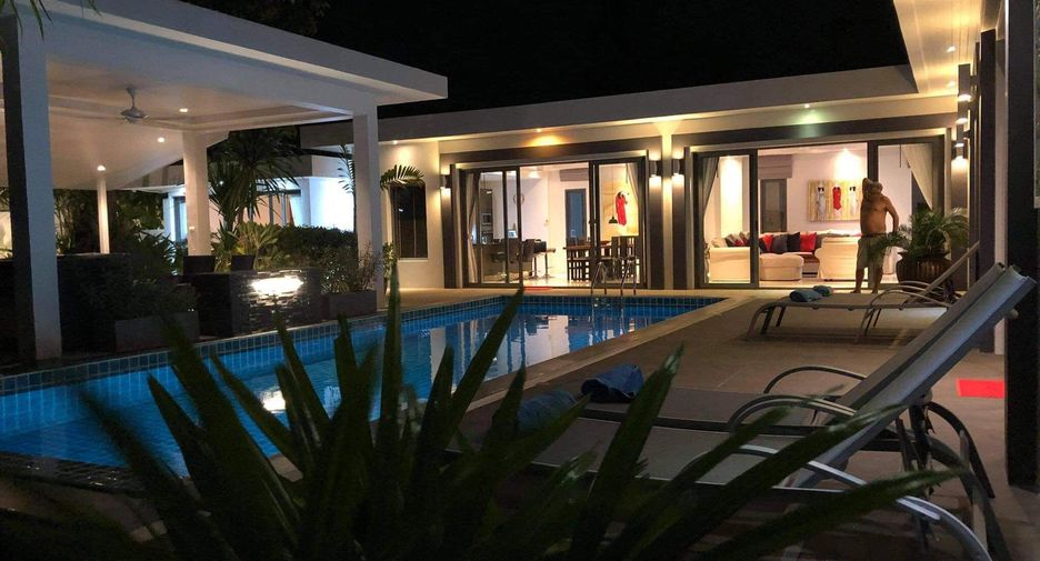 Villa zum Kauf mit 4 Zimmer in Mueang Phuket, Phuket