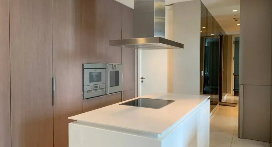 For sale 3 bedrooms condo in Pathum Wan, Bangkok