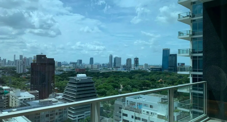 For sale 3 bedrooms condo in Pathum Wan, Bangkok