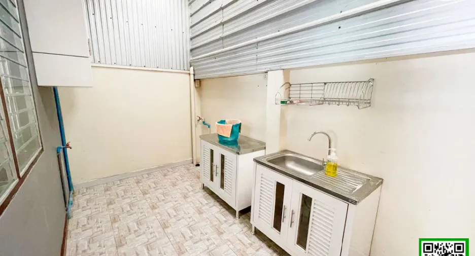 For sale 2 bedrooms townhouse in Mueang Uttaradit, Uttaradit