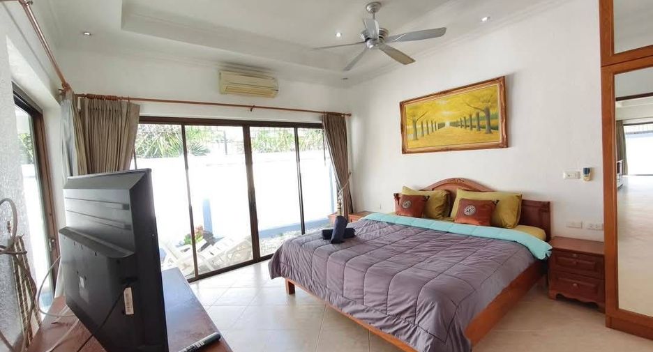 Villa en alquiler de 3 habitaciones en Bang Lamung, Chonburi