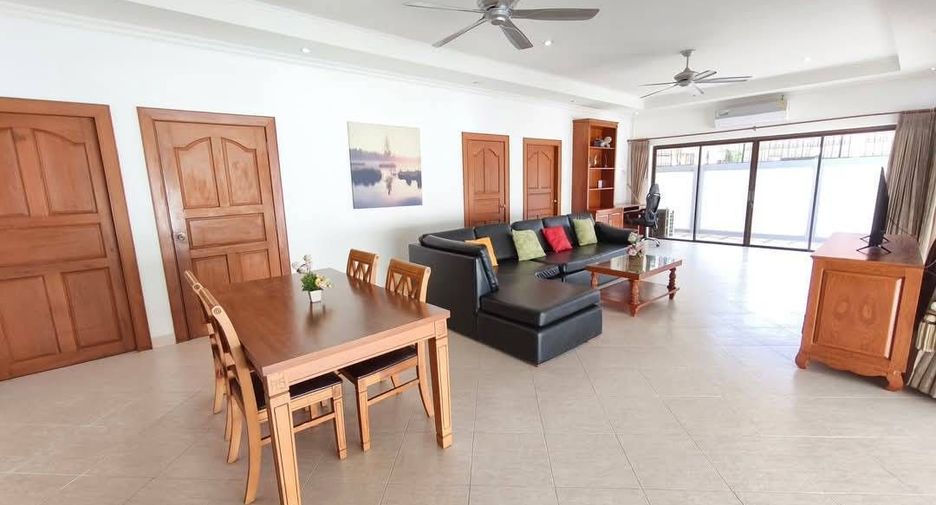 Villa en alquiler de 3 habitaciones en Bang Lamung, Chonburi