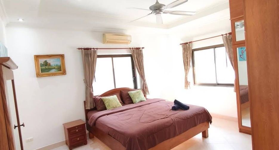 Villa en alquiler de 3 habitaciones en Bang Lamung, Chonburi