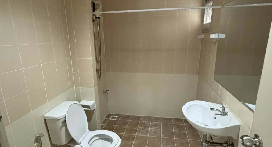 Haus zur Miete mit 3 Zimmer in Mueang Chachoengsao, Chachoengsao