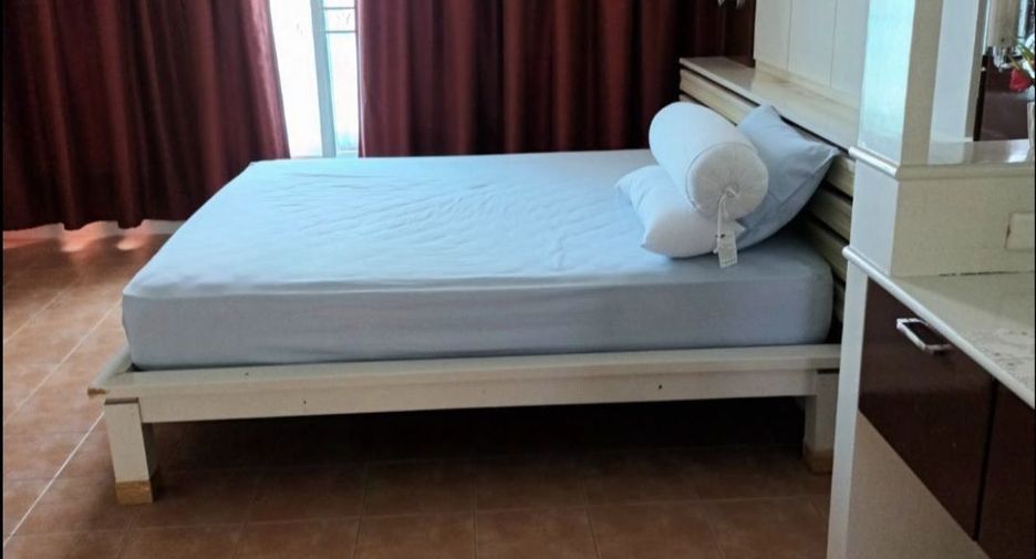 Продажа 4 спальни торговое помещение в Пхукет Тощн, Пхукет