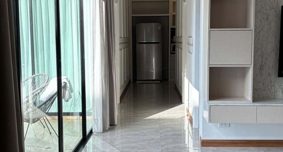 For rent 4 bedrooms villa in Bang Lamung, Chonburi