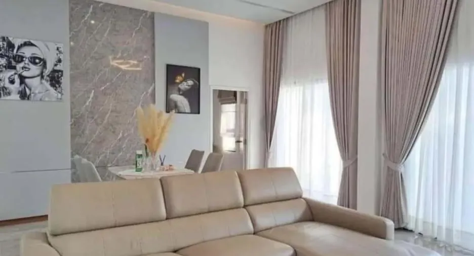 For rent 4 bedrooms villa in Bang Lamung, Chonburi