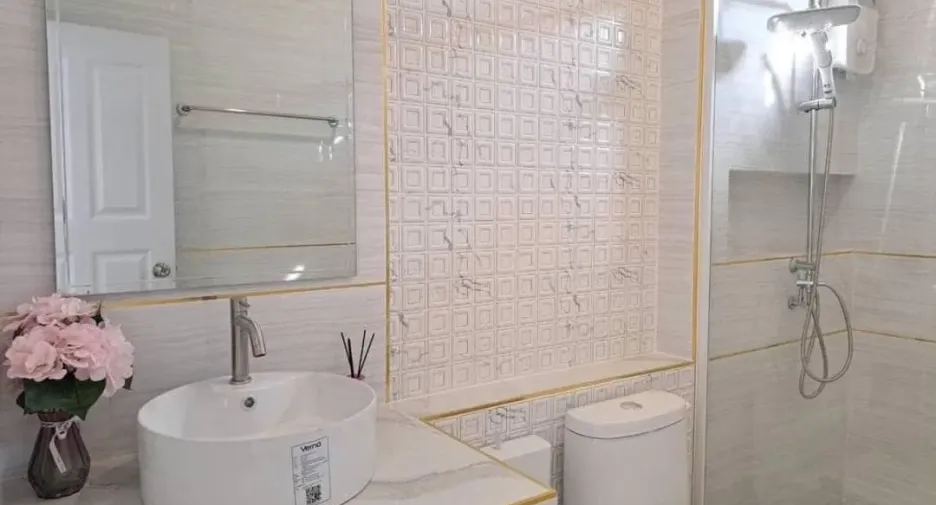 For rent 4 bedrooms villa in Bang Lamung, Chonburi