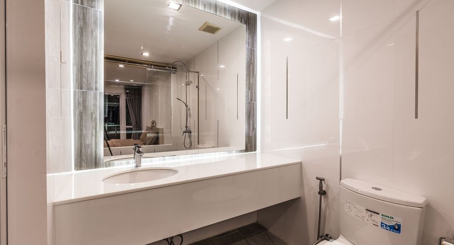 For sale 1 bed condo in Mueang Rayong, Rayong