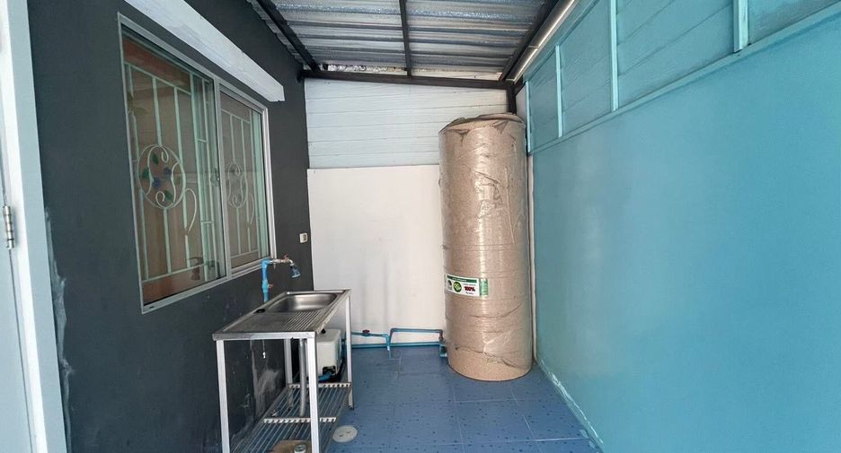 For sale 3 ベッドルーム townhouse in Mueang Samut Prakan, Samut Prakan