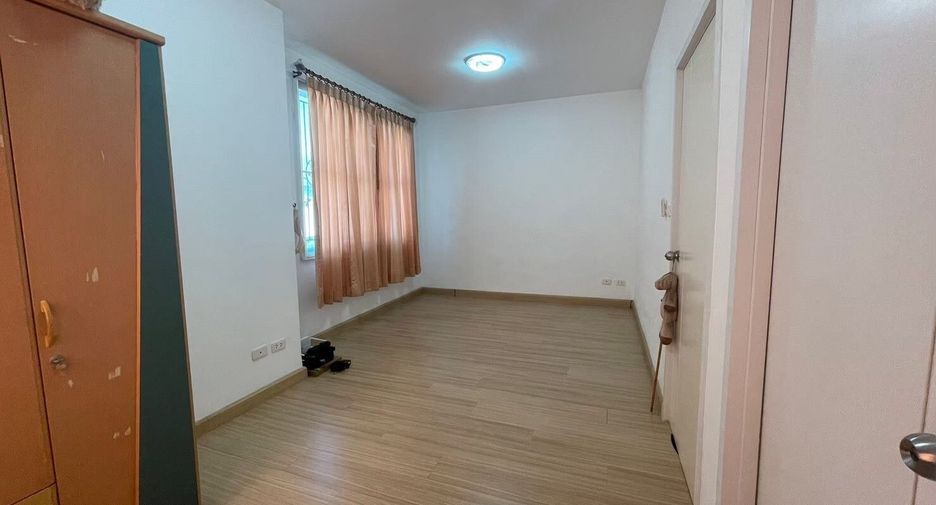For sale 3 ベッドルーム townhouse in Mueang Samut Prakan, Samut Prakan