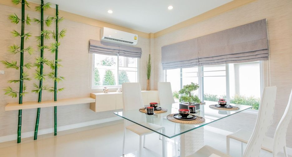 Casa adosada en venta de 4 habitaciones en Pluak Daeng, Rayong