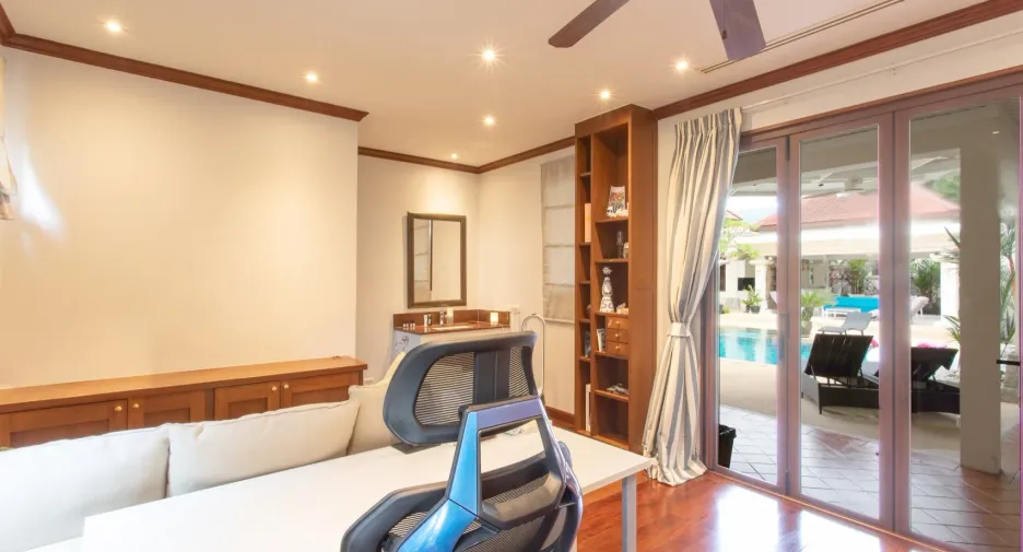 Villa zum Kauf mit 5 Zimmer in Thalang, Phuket