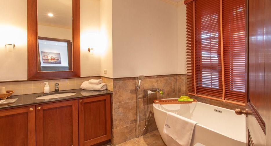 Villa zum Kauf mit 5 Zimmer in Thalang, Phuket
