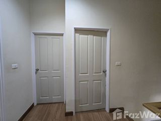 For sale 4 bedrooms townhouse in Lat Krabang, Bangkok