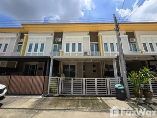 For sale 4 bedrooms townhouse in Lat Krabang, Bangkok
