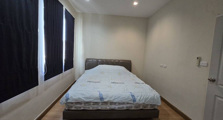 For sale 4 bedrooms townhouse in Lat Krabang, Bangkok