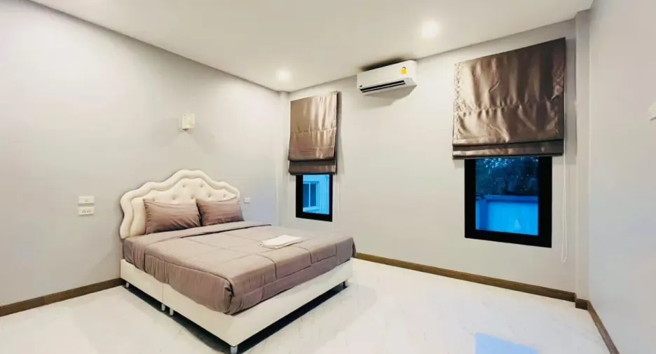 Villa en alquiler de 3 habitaciones en Bang Lamung, Chonburi