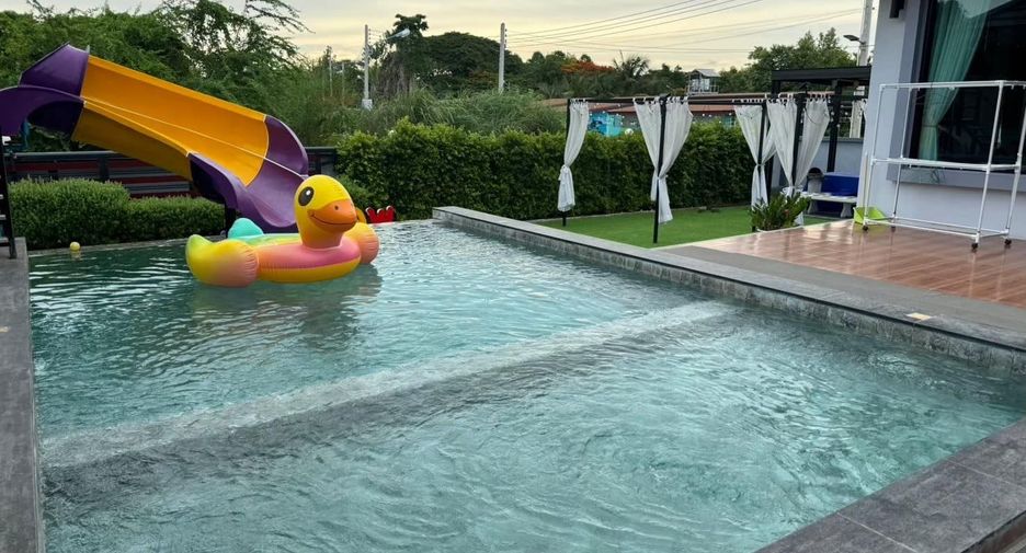 Villa en alquiler de 3 habitaciones en Bang Lamung, Chonburi