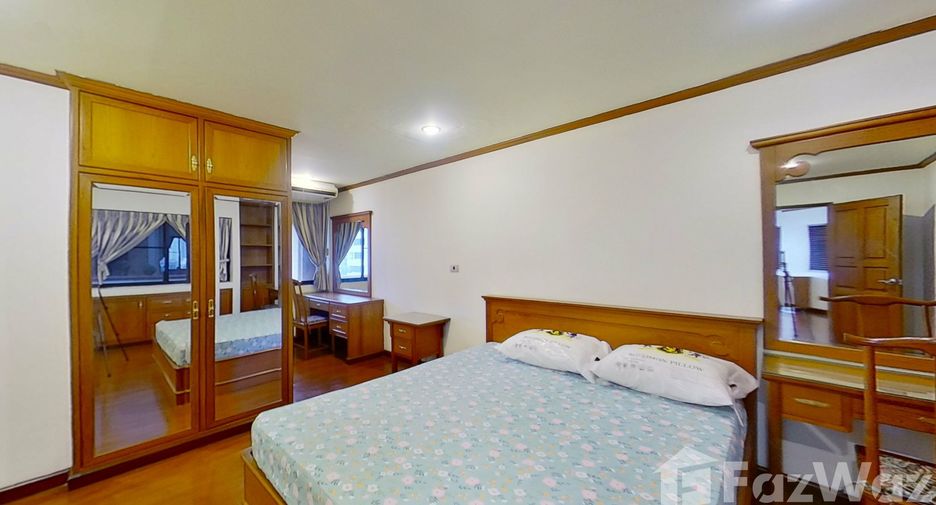 For sale 3 bedrooms condo in Watthana, Bangkok