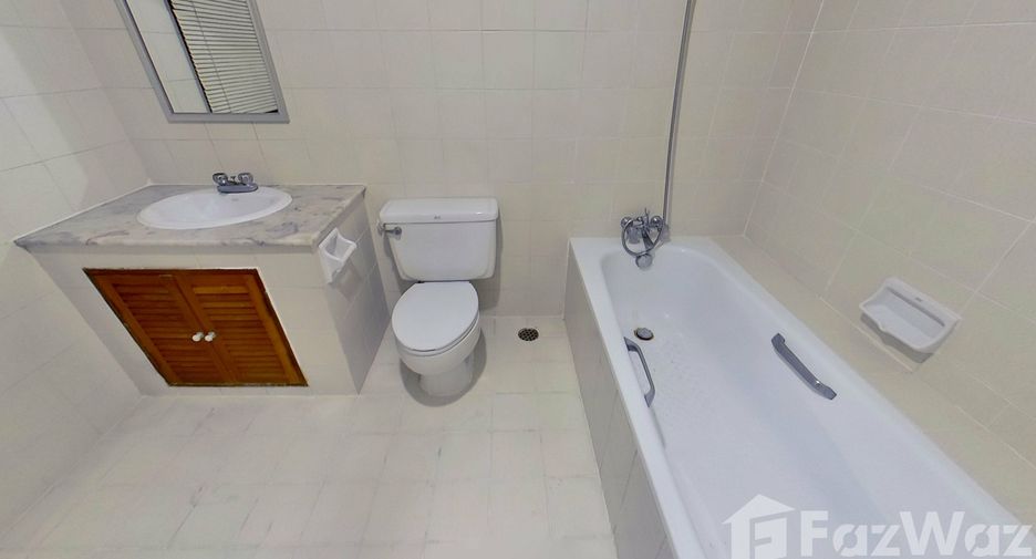 For sale 3 bedrooms condo in Watthana, Bangkok