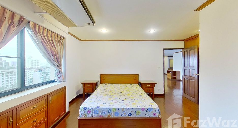 For sale 3 bedrooms condo in Watthana, Bangkok