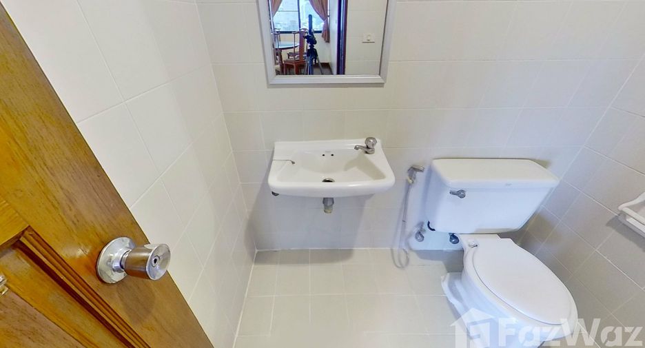 For sale 3 bedrooms condo in Watthana, Bangkok