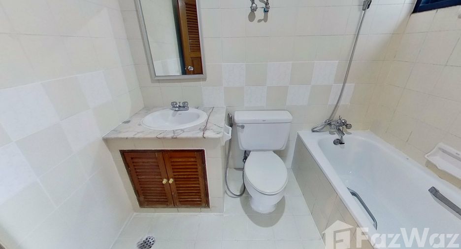 For sale 3 bedrooms condo in Watthana, Bangkok