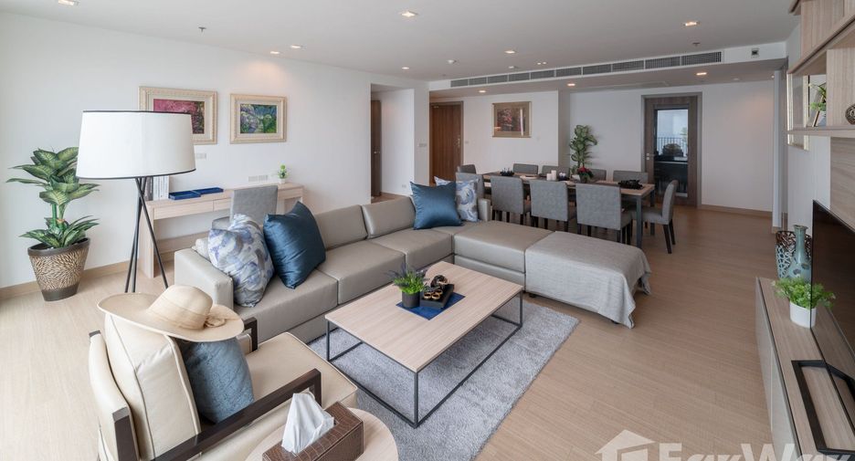 For rent 3 bedrooms apartment in Si Racha, Chonburi