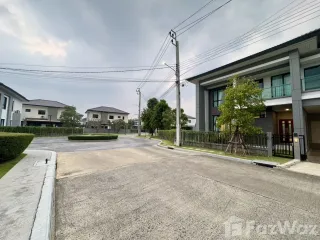 Casa en alquiler de 6 habitaciones en Mueang Nonthaburi, Nonthaburi