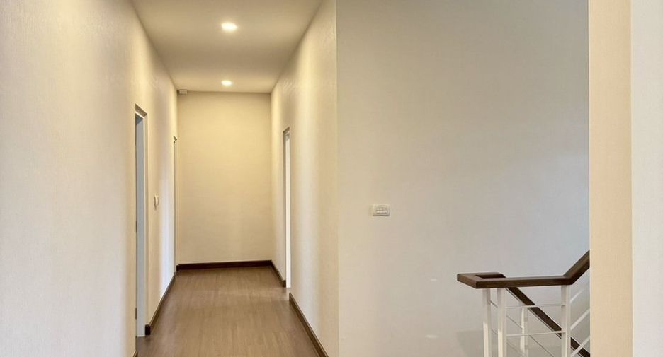 For rent 6 bedrooms house in Mueang Nonthaburi, Nonthaburi