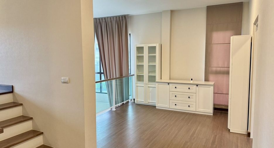 For rent 6 bedrooms house in Mueang Nonthaburi, Nonthaburi