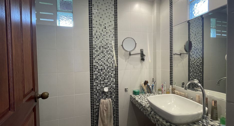 For sale 4 bedrooms house in Thalang, Phuket