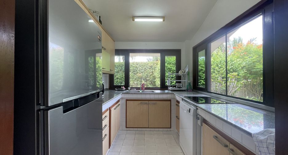 For sale 4 bedrooms house in Thalang, Phuket