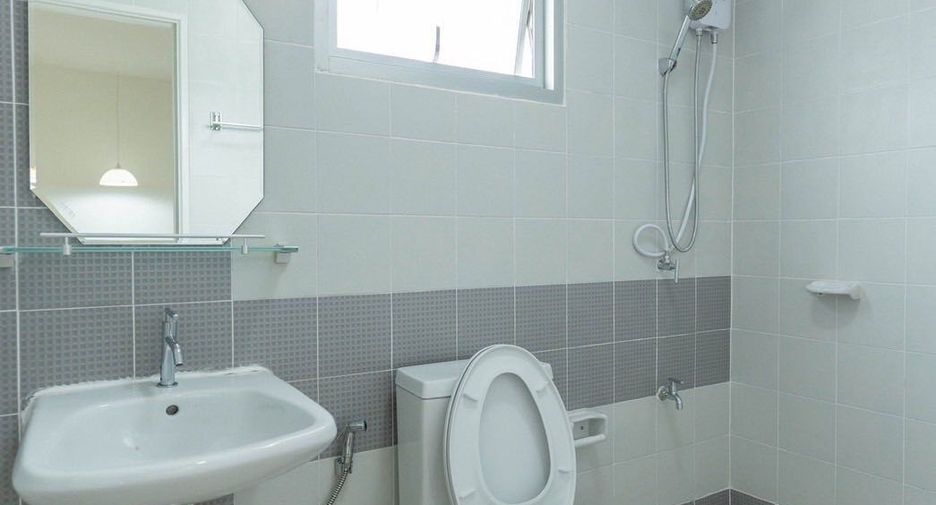 For rent 3 bedrooms townhouse in Thalang, Phuket