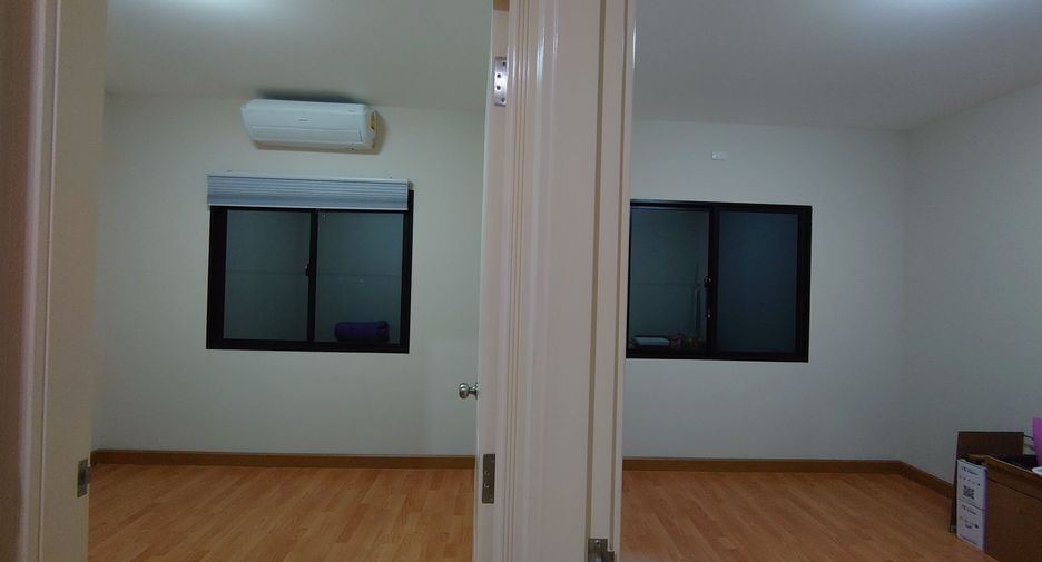 For sale そして for rent 3 ベッドルーム townhouse in Lam Luk Ka, Pathum Thani